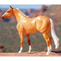 Breyer's Palomino: Traditional Ideal Series -Riding Horse Apparel Shop Breyer Traditional Ideal Series Palomino 3