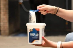 Cavalor Hoof Aid Jar 800gm -Riding Horse Apparel Shop Cavalor Hoof Aid Jar 800gm 3