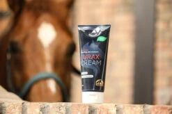 Cavalor Lurax Tube 200ml -Riding Horse Apparel Shop Cavalor Lurax Tube 200ml 3