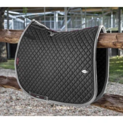 Jumping Pad With Wither Relief By LeMieux 19 Jumping Pad With Wither Relief By LeMieux -Riding Horse Apparel Shop jumping pad with wither relief by lemieux southern sport horses 8